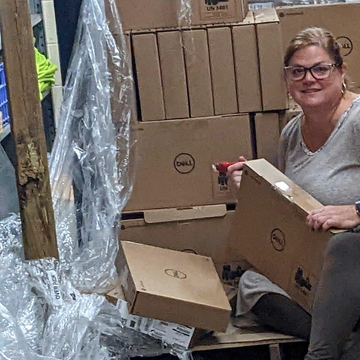 JEFCOED's tweet photo. Thank you to our Technology Integration Specialists and Junior Support Technician, aka... #technologysuperstars for preparing and delivering Chromebooks to our schools! We know this was a BIG job!!💻
#readyongo @JEFCOEDTech @gonsoulinwalter https://t.co/Q6lWGKcQtf