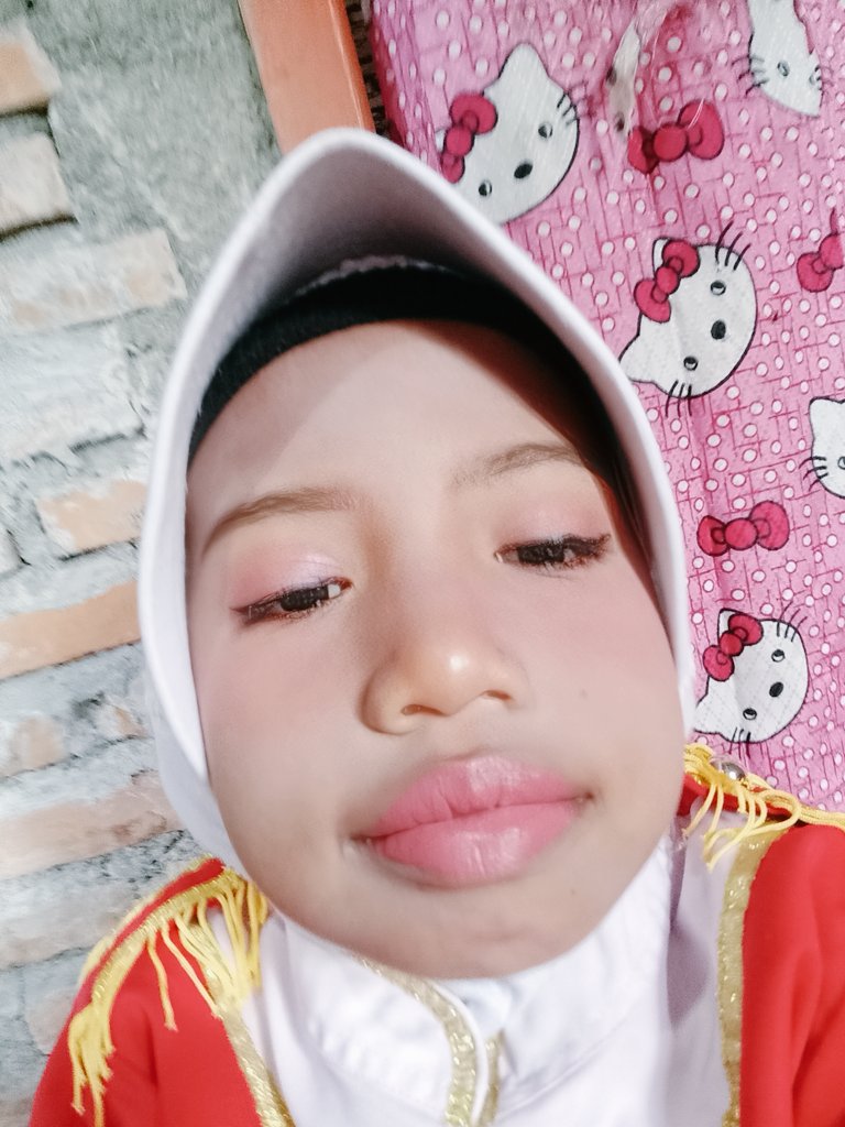 Breaqable tweet picture