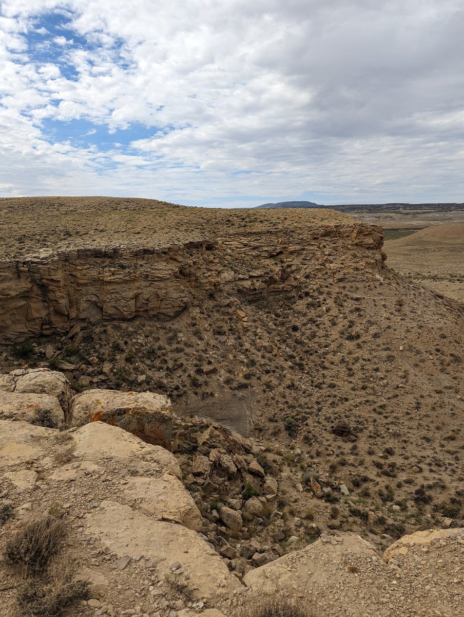 stephbookkeep's tweet photo. Went on a hike mid road trip last weekend. It was hot but a really neat spot! #hiking #nature https://t.co/1CruT4B72g