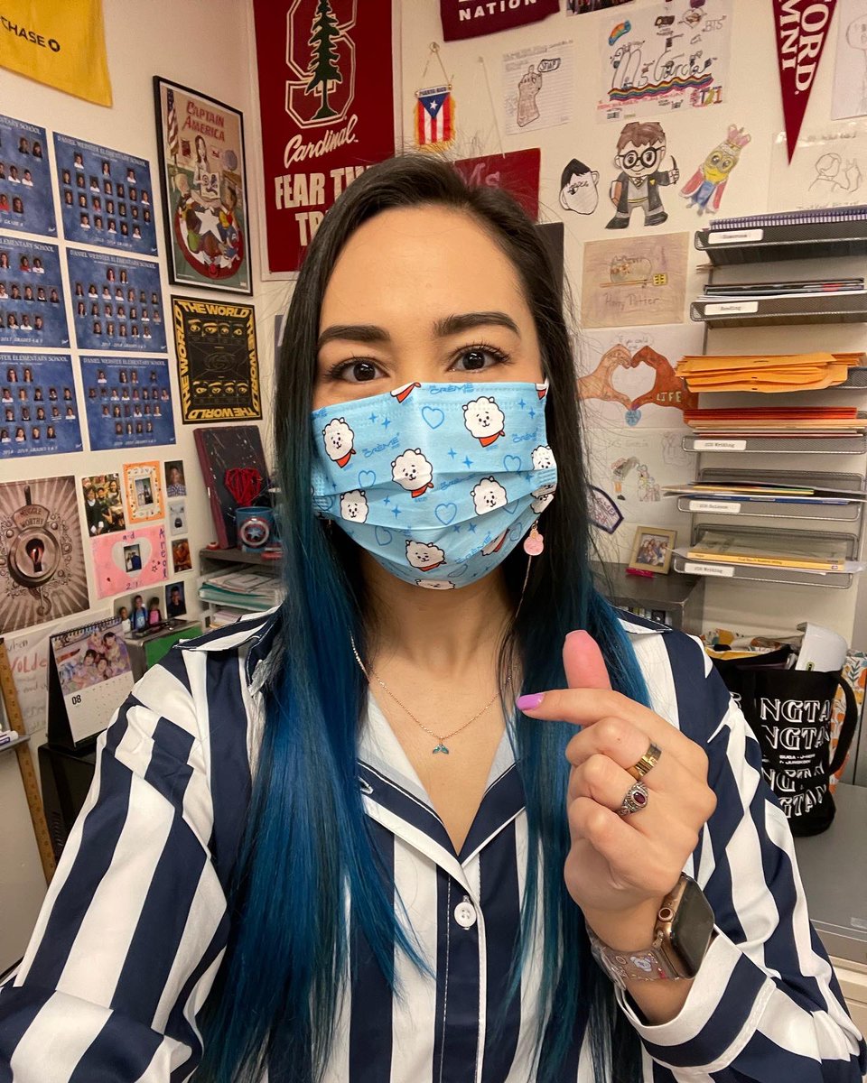 aribelle13's tweet photo. Idk what’s going on anymore, but we’re starting school on a Wednesday lol 🙃 
#yearnine #firstdayofschool #teacherlife #deedub #room205 #letsgetit #armyteacher #atinyteacher #stayteacher #moateacher #engeneteacher #kpopteacher https://t.co/y0SuBQja5T