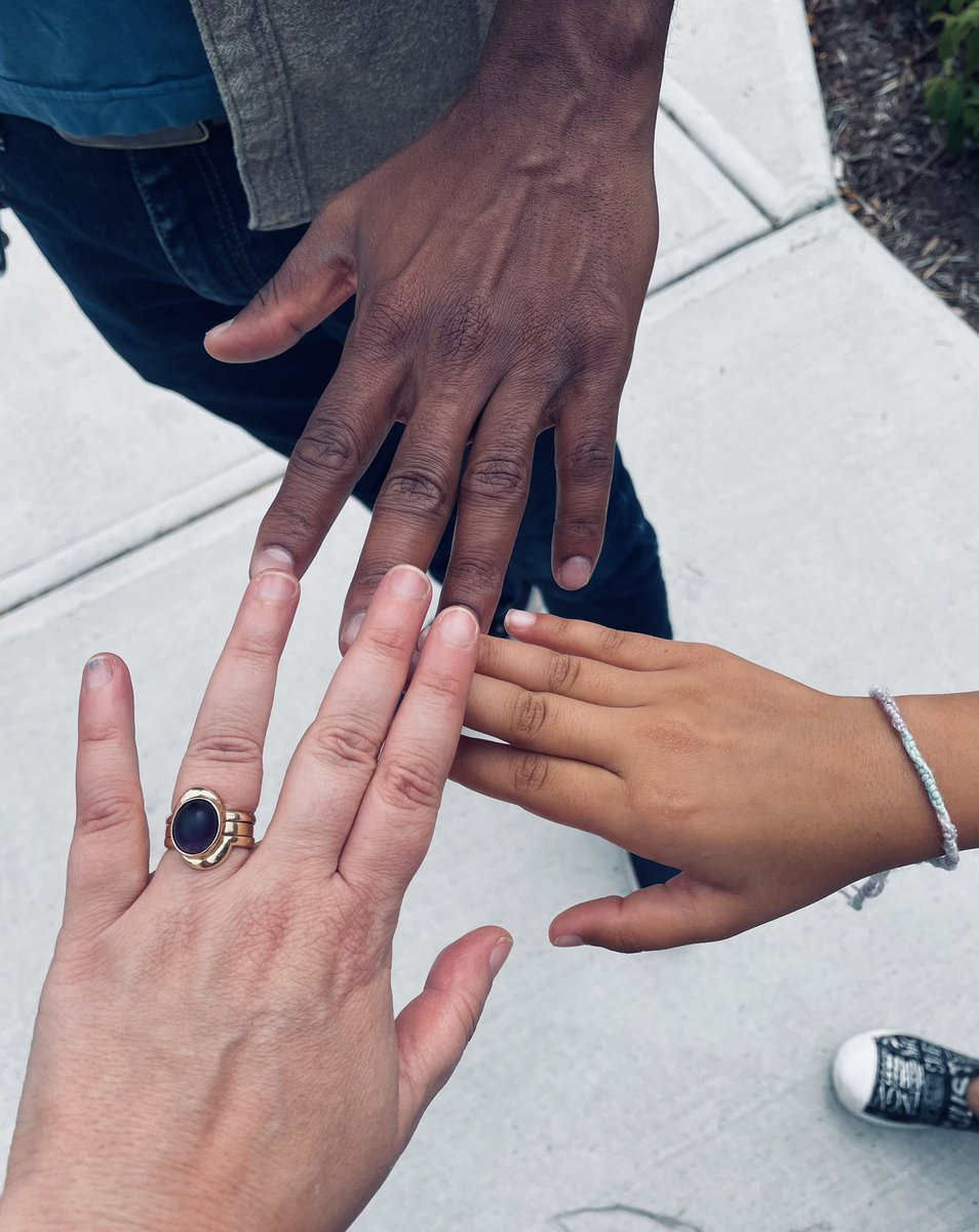 sarahpvictoria's tweet photo. This portrait of our family Go Team! has become a daily inspiration. #HumpDay #workingsummer https://t.co/5k7h7bX0cc