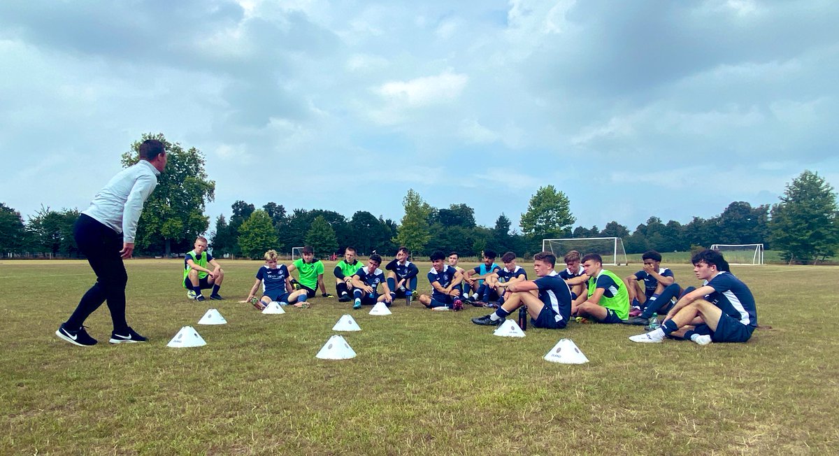 unitedselect's tweet photo. Great Pre Season game this morning at @MUFC_Academy both teams really impressive ahead of the new season! A 1-1 draw with Jayden scoring for US. Great to have @lchopper8 from @PlayerCentre as part of the coaching team today too! https://t.co/pEuPsiZlUt