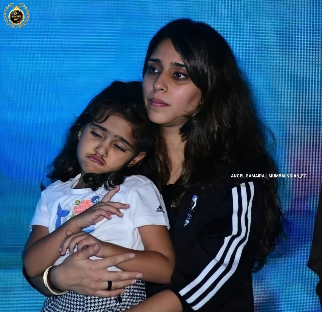 crazee_rohitian's tweet photo. SUCH A CUTIE 😻💙
Sammy at the Adidas × Rohit Sharma launch event 💗💗💗
@ImRo45 @ritssajdeh https://t.co/GY94z3VlyU