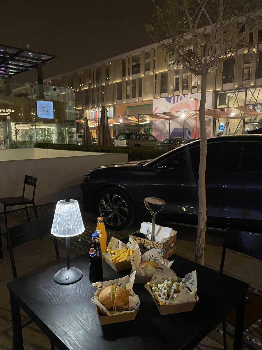 آنِسـة جودّ 🍁. tweet media