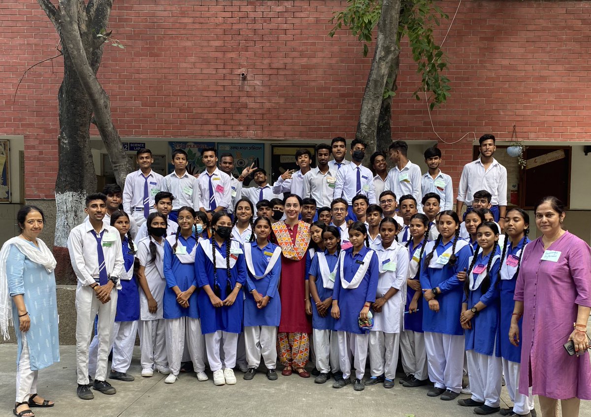 MonikaJagota's tweet photo. Some days are simply awesome because we get to live our dream✨

One such dream was to initiate and support student leadership in GCSSS F-blk,Vikaspuri. 

The first Prefect group is ready to empower peers and make  schooling a better experience this year.

@msisodia https://t.co/vi9qCUUO2i