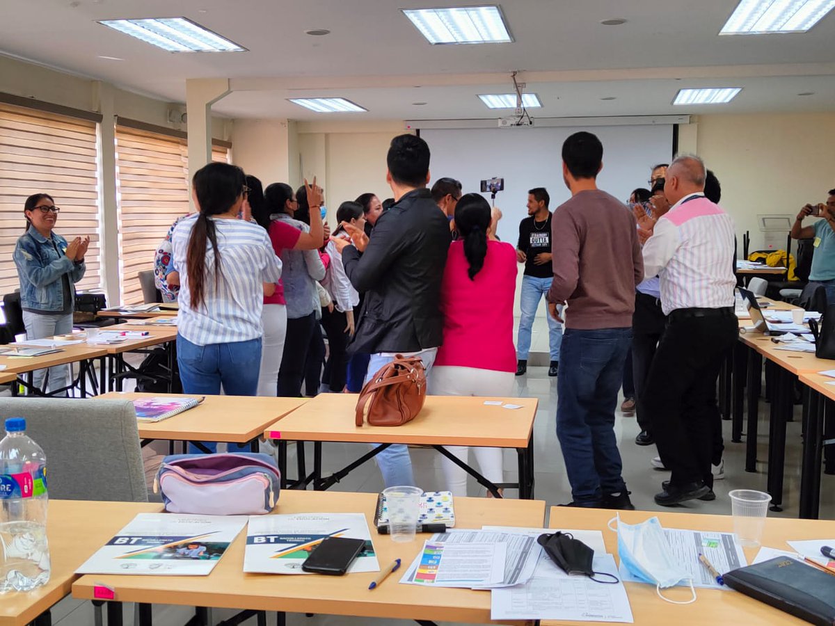 EducacionZ7_Ec's tweet photo. [LOJA] Analistas UDAI de los 19 distritos de @EducacionZ7_Ec , se capacitan en temas de Diseño Universal de Aprendizaje (DUA),  micro-planificación con adaptaciones curriculares y procesos de inclusión educativa en beneficio de los estudiantes con NEE. #ExcelenciaEnLaEducación https://t.co/tyJVU4nlMW