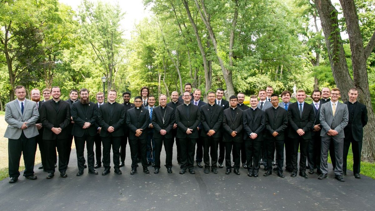 INDYvocations's tweet photo. Introducing the fall 2022 seminarians for the Archdiocese of Indianapolis! Please pray for these 29 men as they begin a new formation year this week #thinkingpriesthood @SaintMeinrad @BSBSeminary @ArchbpCThompson https://t.co/eKb8VIHXqE