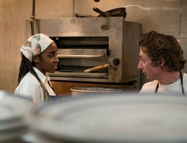 Hey, hi! I’ll be on <a href="/SoundsideKUOW/">Soundside</a> at 8 p.m. tonight talking about <a href="/TheBearFX/">The Bear</a>, and the triggering that local chefs feel from it, and the ways it portrays the restaurant industry, all THE YELLING, and more, with <a href="/libdenk/">Libby Denkmann</a>🐻🔪🔥
📸 by Matt Dinerstein/FX