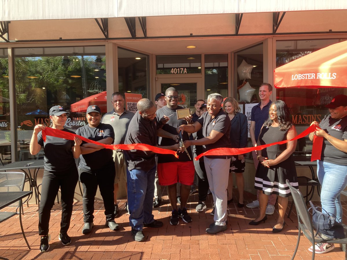 We were thrilled to welcome <a href="/MasonsLobster/">Mason's Famous Lobster Rolls</a> to the #ArlingtonVA small business community. Even better that we got to welcome them with our partners <a href="/ArlVAChamber/">Arlington Chamber VA</a> and <a href="/NVBCC/">NVBCC</a> Need dinner plans? Their official opening day is tomorrow. #shoparl #masonsarlington