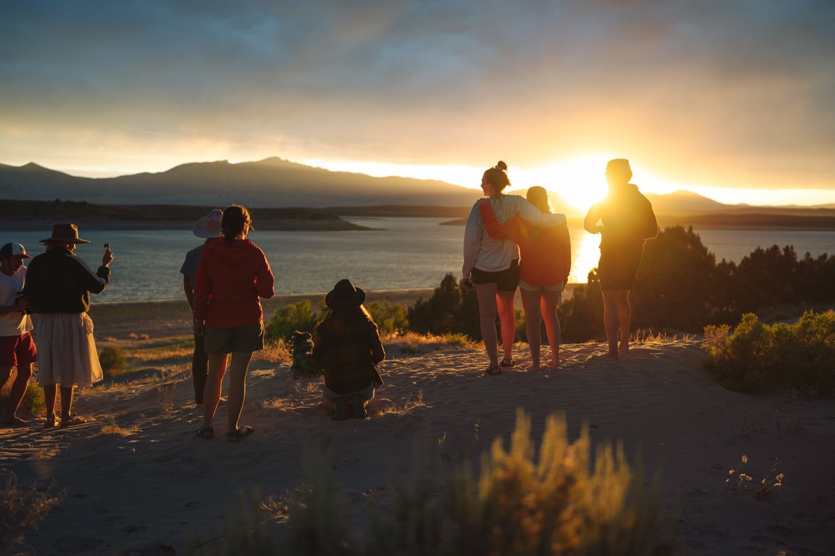 GoalZero's tweet image. Summer nights never felt so good. Make the beach your home away from home by not sacrificing the comforts of home. Enjoy time with friends and leave the power up to us. #poweredbygoalzero #goalzero #beachcamping #camping