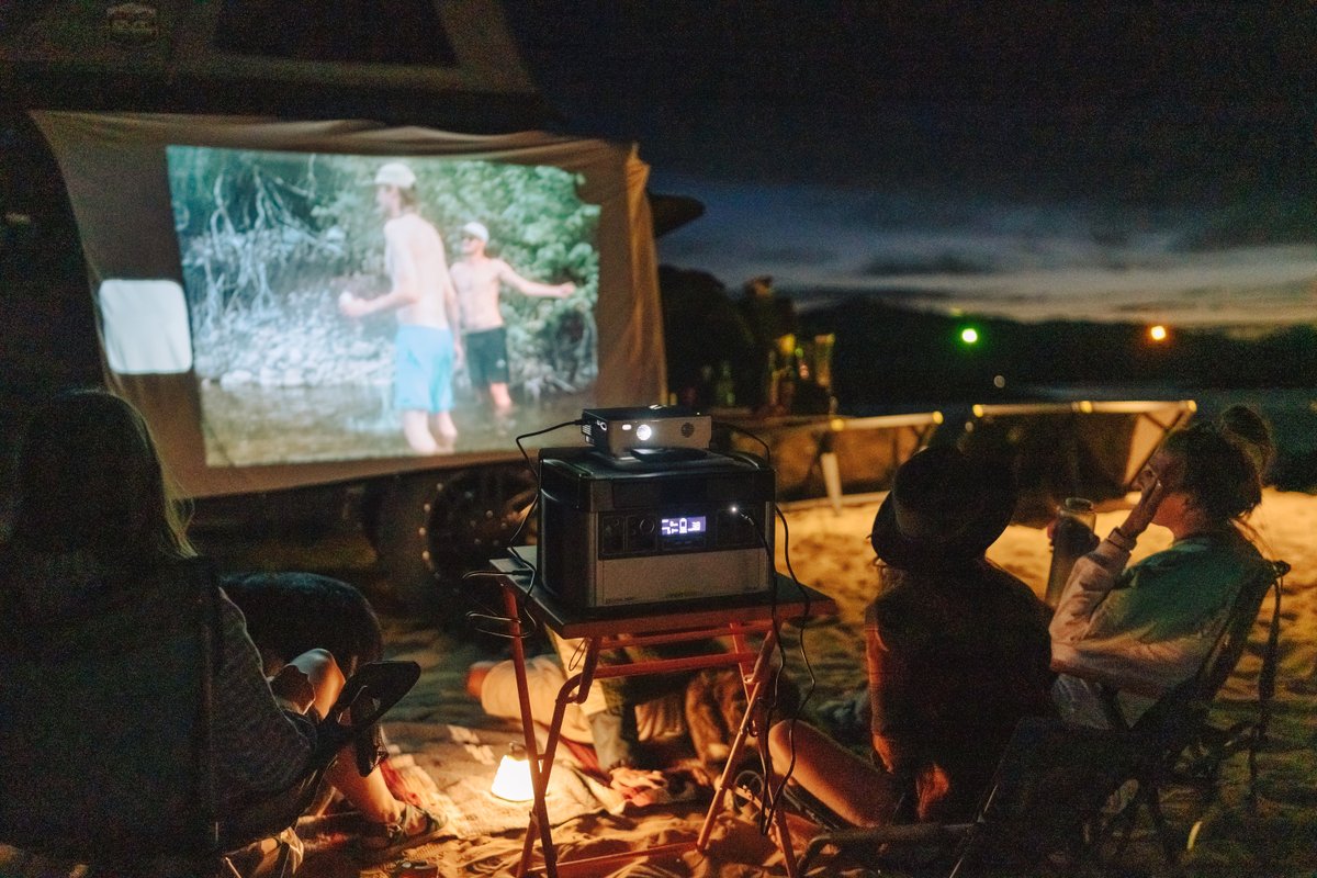 GoalZero's tweet image. Summer nights never felt so good. Make the beach your home away from home by not sacrificing the comforts of home. Enjoy time with friends and leave the power up to us. #poweredbygoalzero #goalzero #beachcamping #camping