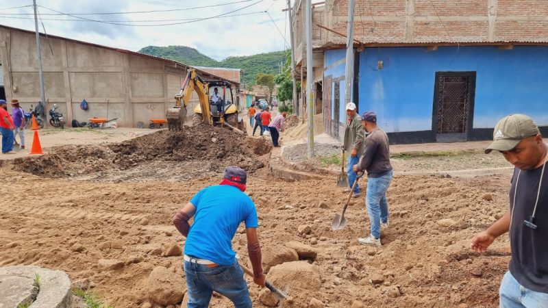 Cesar Antonio Mejia Tercero (@cesaran42445328) on Twitter photo Seguimos avanzando, por que la victoria es del Pueblo Alcaldía de Estelí, ejecuta proyecto de construcción de calles para el pueblo..
#Nicaragua
#PatriaBenditayLibre
<a href="/Rebequita_ni/">Rebequita_Ni</a>
@MarioFHurtado23
<a href="/CaleroMariela/">Mariela Calero 🇳🇮</a> Seguimos avanzando, por que la victoria es del Pueblo Alcaldía de Estelí, ejecuta proyecto de construcción de calles para el pueblo..
#Nicaragua
#PatriaBenditayLibre
<a href="/Rebequita_ni/">Rebequita_Ni</a>
@MarioFHurtado23
<a href="/CaleroMariela/">Mariela Calero 🇳🇮</a>