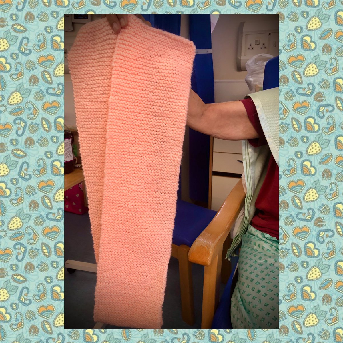 This patient has only started knitting since being in hospital🧶 We were all so proud of her and impressed with this scarf she made for her daughter🧣💖 #nevertoooldtolearn @LPTnhs @LPT_Activities @CHSInpatientLPT