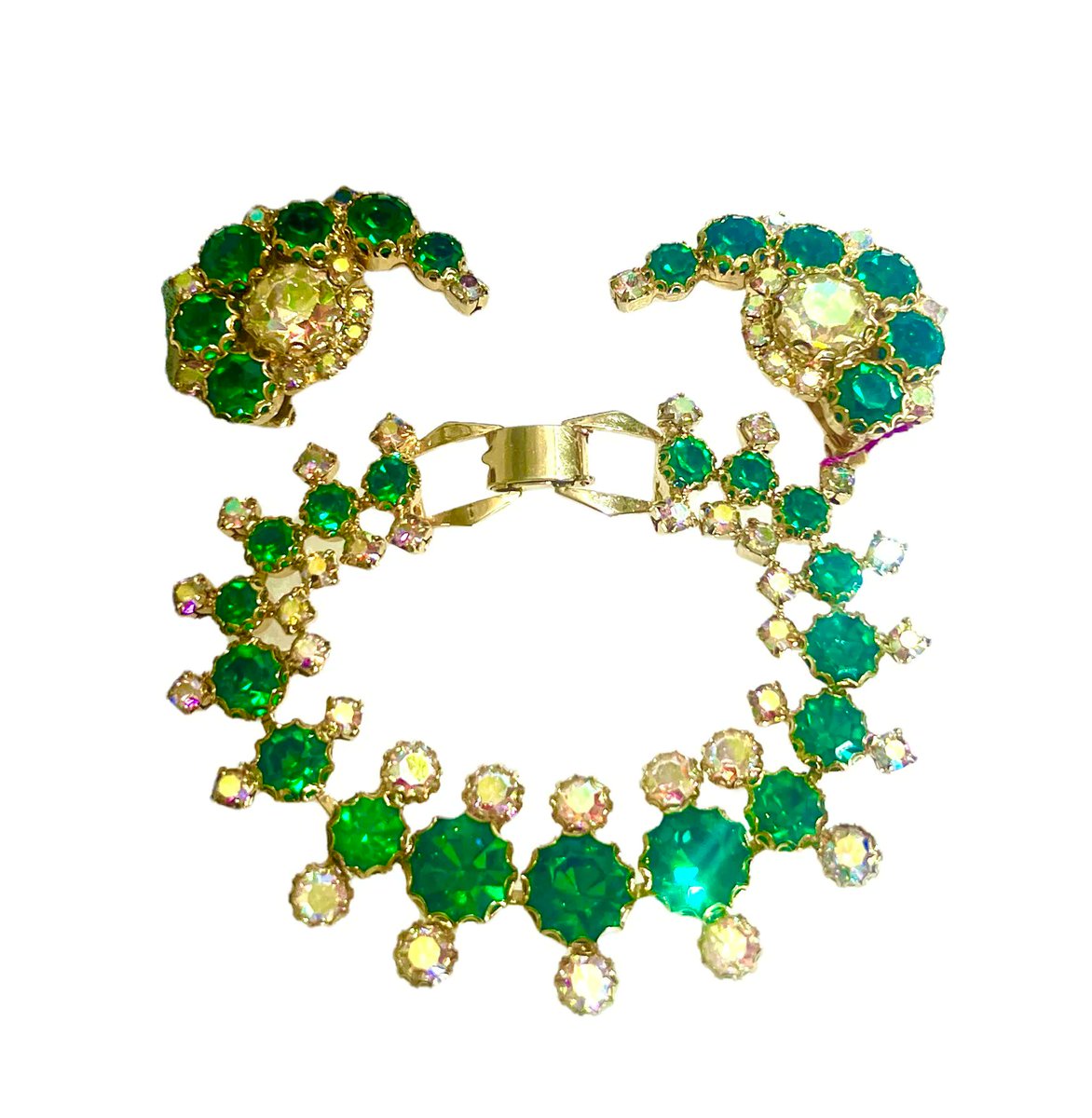 VintageImagine's tweet image. Green &amp;amp; Clear AB Rhinestone Demi Link Bracelet Matching Clip-on Earrings Set Special Occasion Wedding Gift for Her #ElegantSet #BraceletEarringSet 
$110.0
➤ etsy.com/listing/127294…