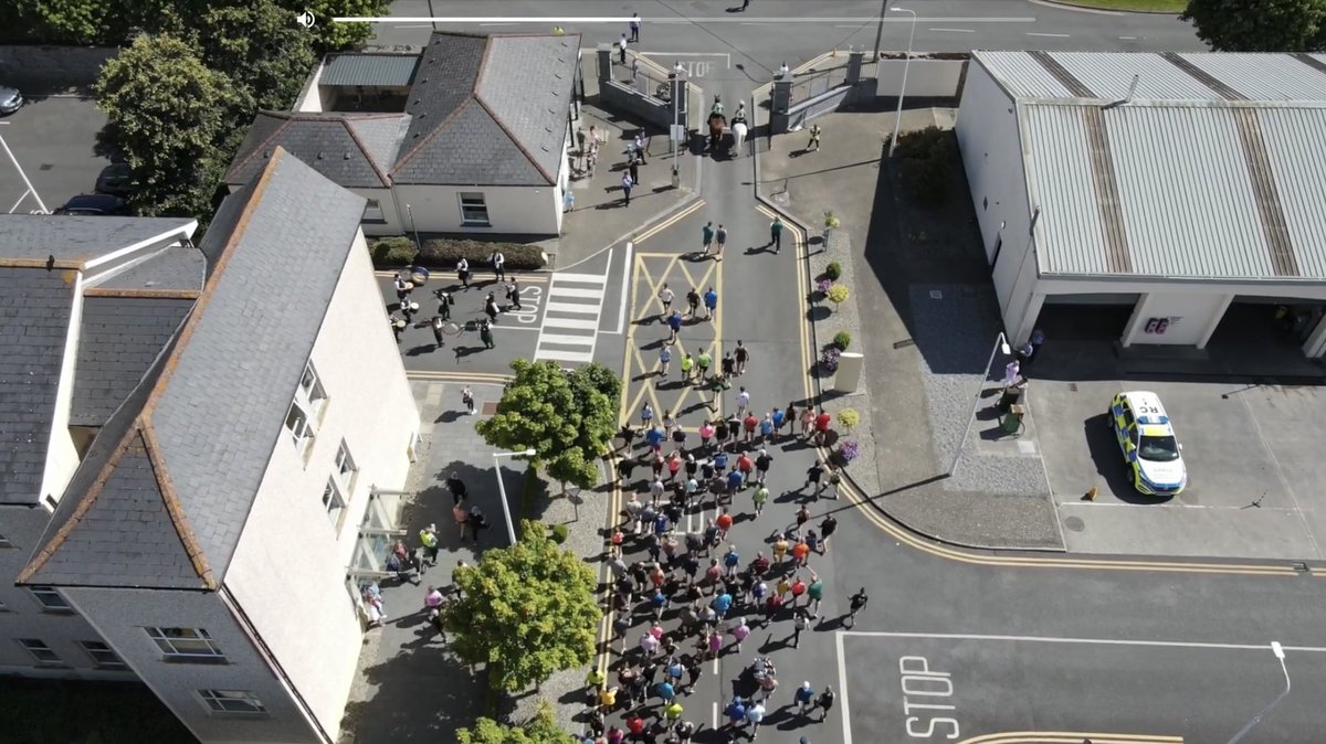 This afternoon over 900 people of all ages, ranks and grades from across the organisation came together at the Garda College to celebrate 100 years of sport in An Garda Síochána by taking part in our Centenary 5k-10k Run/Walk.

🎥 youtu.be/A_7gOOeKPBE

#Garda100