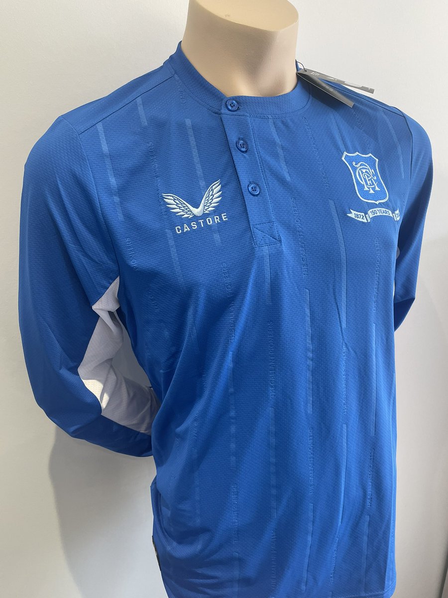 IainWhyte90's tweet photo. ⚽️⚽️⚽️⚽️⚽️⚽️⚽️⚽️⚽️⚽️⚽️⚽️

              FREE GIVEAWAY!!!

🟢 v 🔵

If @RangersFC beat Hibs on Saturday I will give away a 150 GK shirt from last season size M or L 

FOLLOW, LIKE &amp; RETWEET for your chance to win…

Gd Luck 🇬🇧

        🔴⚪️🔵🔴⚪️🔵🔴⚪️🔵

#Rangers 
#RangersFC https://t.co/b0QFo3YnOl