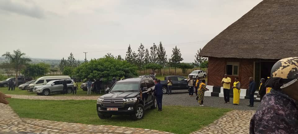QESafariLodge's tweet photo. Had a great stay &amp; appreciated the beauty of the place                                            📍 Queen Elizabeth Park 
📩Bookings email us: queenelizabethculturecentre@gmail.com 
🟢WhatsApp +256786787140
📞 Call us +256200959889
📭 https://t.co/7g4wO24ovg https://t.co/G1aatMf6Fh