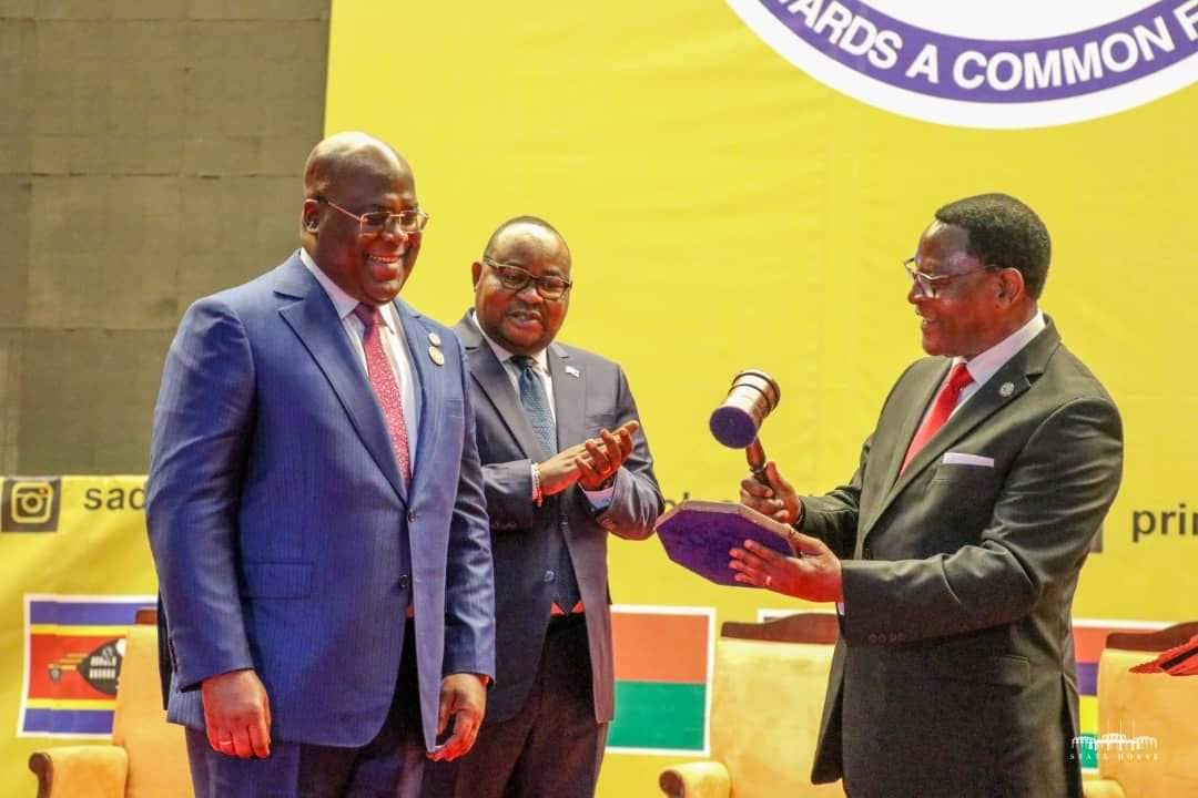 diplomatic_the's tweet photo. President of Malawi, Dr. Lazarus Chakwera handing over the SADC Chairship to His President Felix-Antoine Tshisekedi of DRC during the 42nd Ordinary Summit of SADC Heads of State & Government opening ceremony. @PresidencyZA @LAZARUSCHAKWERA @Presidence_RDC @DIRCO_ZA
#SADCCHAIR https://t.co/GaMYc4n8Sx