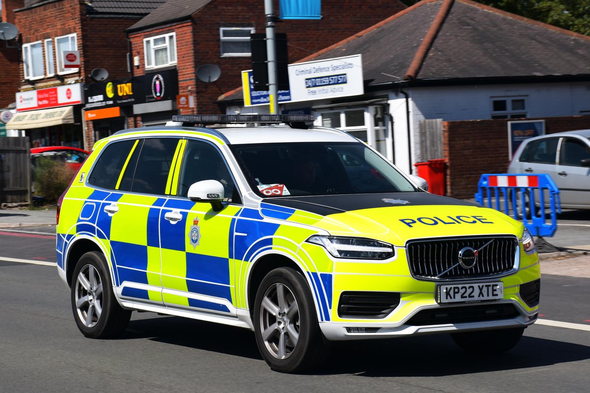 A couple of @NYorksPolice cars seen in Birmingham for #CWG2022, big thanks to @NYorksRPG for sticking the lights on and showing us round their new car! 🚔