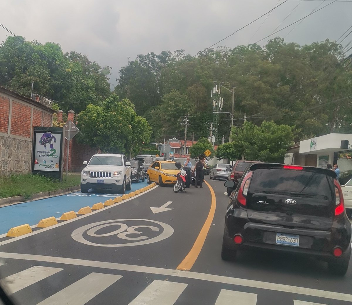 M E R A L D (@mariaesmeraldaa) on Twitter photo Asi como errar es de humanos, también ¡Rectificar! Hay medidas inclusivas que no incluyen a nadie, o no de la mejor manera. Esa ciclo vía 🤦🏼♀️SOS #TraficoSV <a href="/alcaldia_ss/">Alcaldía de San Salvador</a> <a href="/ObrasPublicasSV/">Ministerio de Obras Públicas</a> <a href="/VMTElSalvador/">VMT</a> <a href="/SecPrensaSV/">Secretaría de Prensa de la Presidencia</a> <a href="/PresidenciaSV/">Casa Presidencial 🇸🇻</a> #plis Asi como errar es de humanos, también ¡Rectificar! Hay medidas inclusivas que no incluyen a nadie, o no de la mejor manera. Esa ciclo vía 🤦🏼♀️SOS #TraficoSV <a href="/alcaldia_ss/">Alcaldía de San Salvador</a> <a href="/ObrasPublicasSV/">Ministerio de Obras Públicas</a> <a href="/VMTElSalvador/">VMT</a> <a href="/SecPrensaSV/">Secretaría de Prensa de la Presidencia</a> <a href="/PresidenciaSV/">Casa Presidencial 🇸🇻</a> #plis
