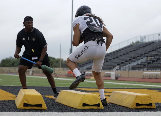 TigerMediaNet's tweet photo. Preseason Preparation with @FHSUFootball https://t.co/OMNpIB6LfR
