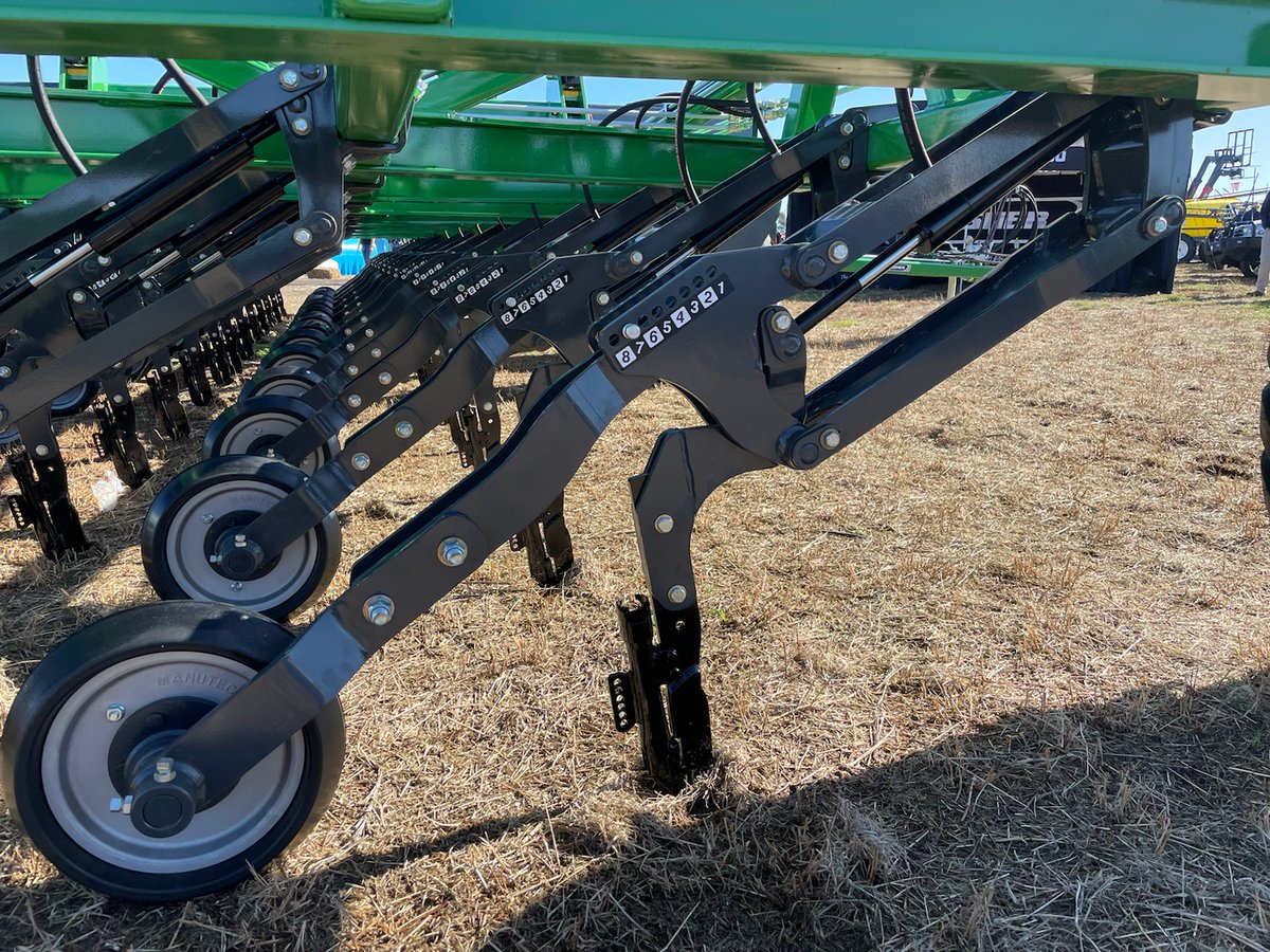 The Gessner Patriot seeding tyne has come a long way in its development.  This tyne unit is well balanced and incredibly reliable.  A planter bar for those farmers wanting minimal maintenance year on year.