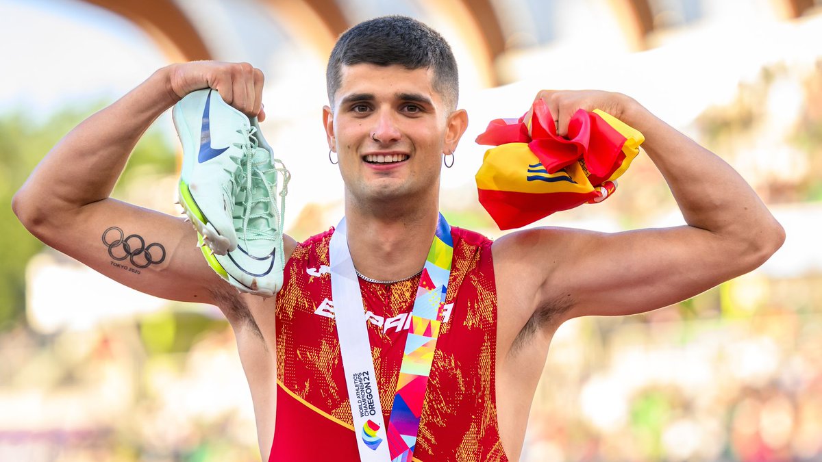 Info_Olimpica's tweet photo. ¡Asier Martínez CAMPEÓN DE EUROPA 🏆 de 110 metros vallas!

🔝 El navarro repite medalla después del bronce en el pasado Campeonato del Mundo. https://t.co/ZQnQOMTbeI