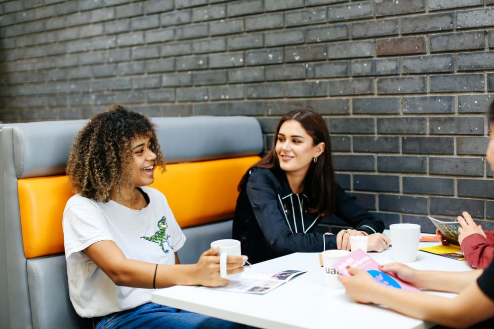 Get an overview of the Creative Futures programme powered by @UAL. Join their online webinars for an introduction to the course, learn how to apply and speak to alumni's. Sign up now to save your seat bit.ly/3R8JoEr