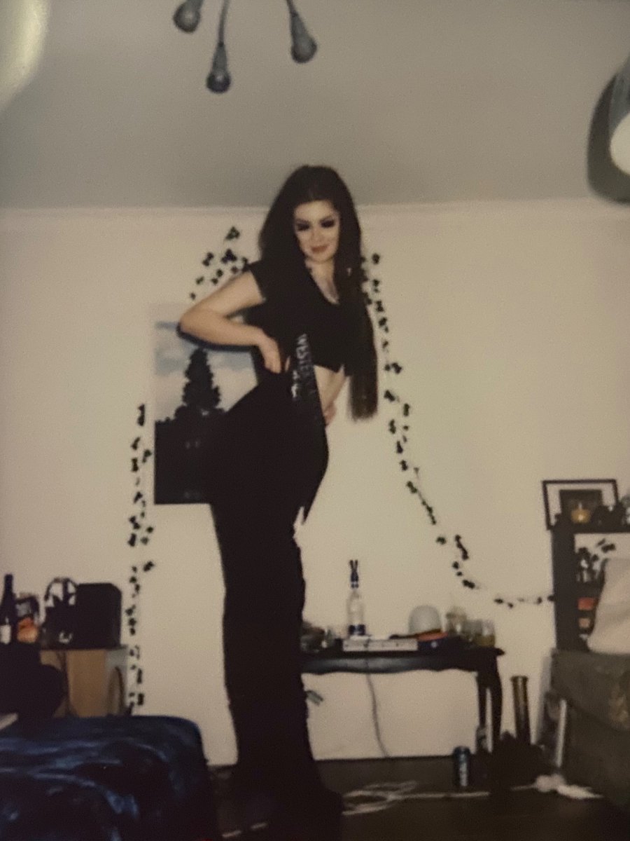 echo_da_nymph's tweet photo. 6"7 in these boots, would you get underneath them? 

Link in bio 💦😌

#dominatrix #femdom #findom #tributenow #tallgoddess #tallgirls #tallwomen #sizecomparison #femmedom #onlyfansgirls #onlyfansdom #domsessions #lookingforsubs https://t.co/LV6UERAu85