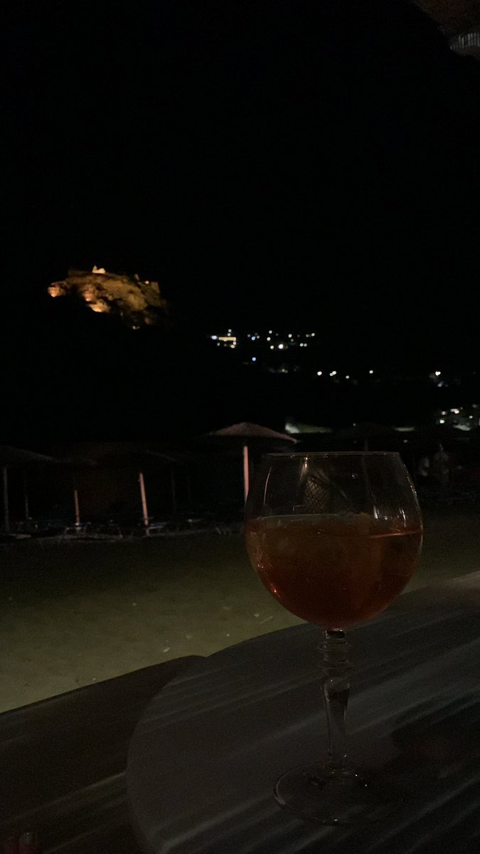 blavomata's tweet photo. Δεν σε βλέπω στο ποτήρι μου 😂🤣
#aperolsspritz #kuthira #kapsali https://t.co/CnmlViuG5E