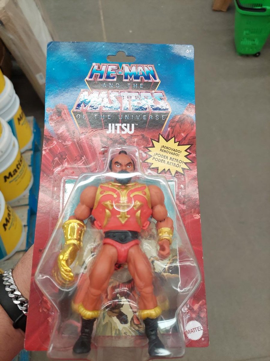 Fuktri's tweet photo. Fuí al super por una caguamita y me encontré esta figura que me hacía falta de la serie 😊 ¡Que se jodan los re vendedores! https://t.co/ITSGaYo6TY