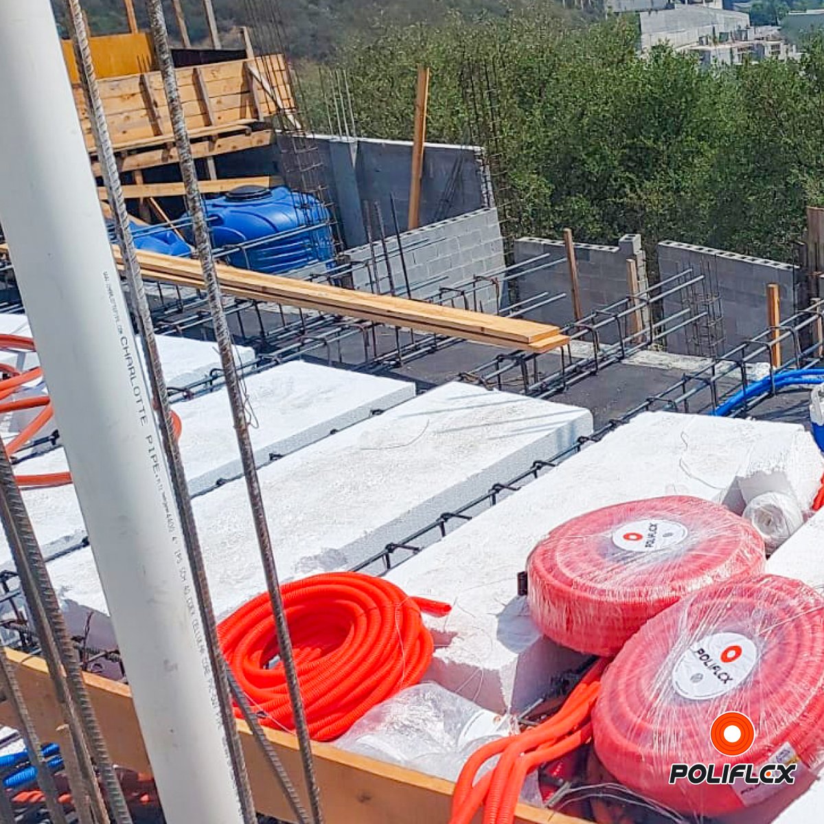 poliflex's tweet photo. ¡La prioridad es la seguridad!
Rogelio Mora Contreras nos comparte su trabajo en Monterrey, donde está aplicando nuestro sistema Poliflex para hacer más fáciles y seguras las instalaciones eléctricas.
#Obra #Electricistas #Poliflex #InstalacionesEléctricas #Canalización https://t.co/cLrjR57pSN