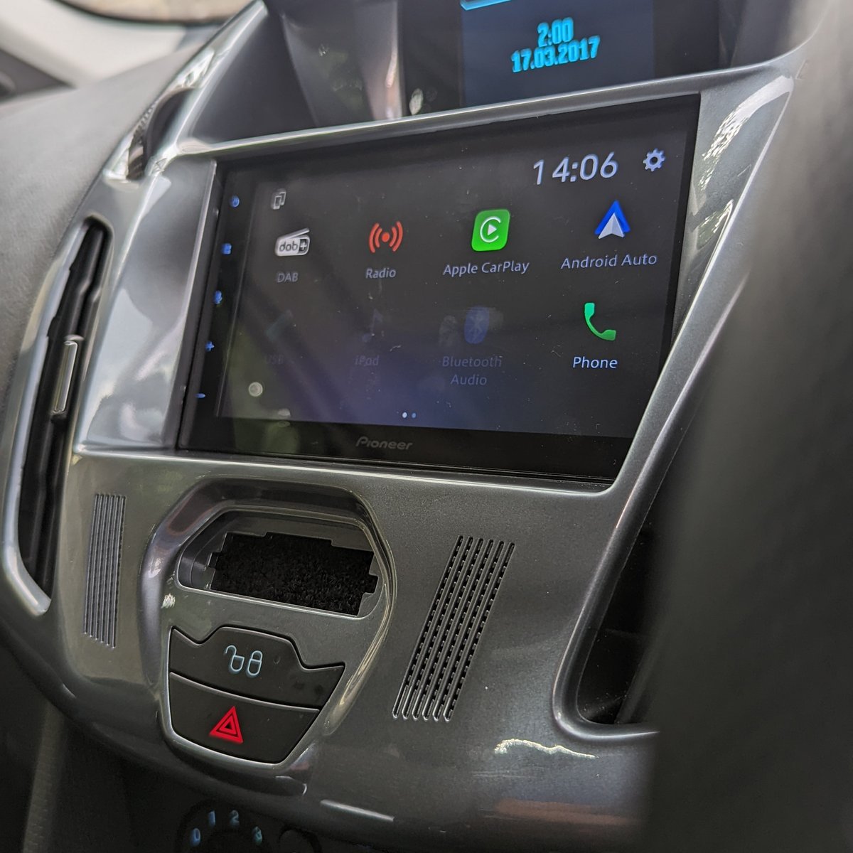 InCarMusic1's tweet photo. ✅ Ford Transit Connect Stereo Upgrade 

▪️ 6.8" Pioneer SPH-360DAB 
▪️ Wireless Apple CarPlay &amp; Android Auto
▪️ USB Mirroring for Android
▪️ Wi-Fi, USB, AUX, BT, DAB AM/FM Radio 

🌐 https://t.co/TWE7QT2oxP
🎬 https://t.co/TL0M5QKuVI
📲  https://t.co/aAEaqriNbi

#fordtransit https://t.co/kAEbtNPaFc