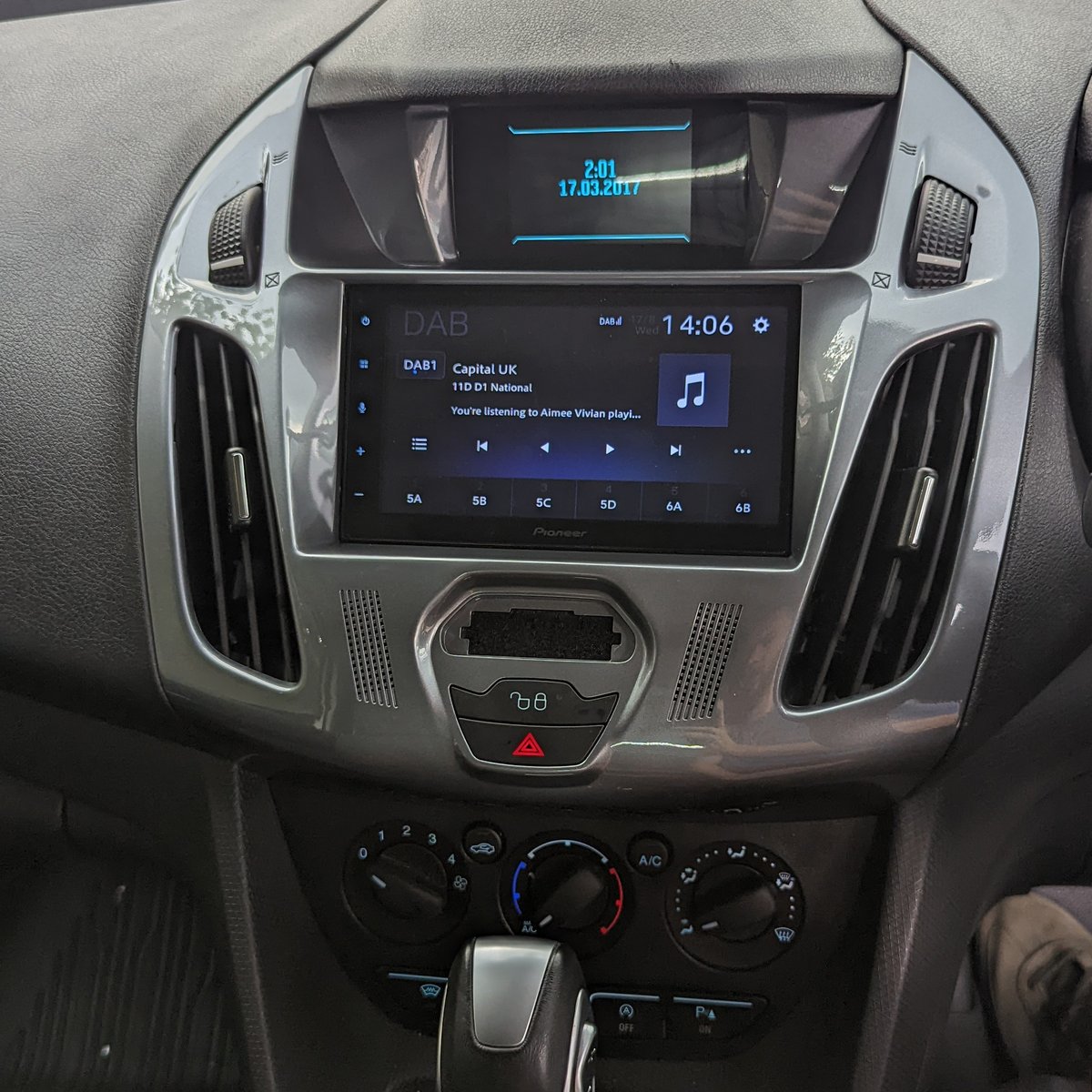 InCarMusic1's tweet photo. ✅ Ford Transit Connect Stereo Upgrade 

▪️ 6.8" Pioneer SPH-360DAB 
▪️ Wireless Apple CarPlay &amp; Android Auto
▪️ USB Mirroring for Android
▪️ Wi-Fi, USB, AUX, BT, DAB AM/FM Radio 

🌐 https://t.co/TWE7QT2oxP
🎬 https://t.co/TL0M5QKuVI
📲  https://t.co/aAEaqriNbi

#fordtransit https://t.co/kAEbtNPaFc