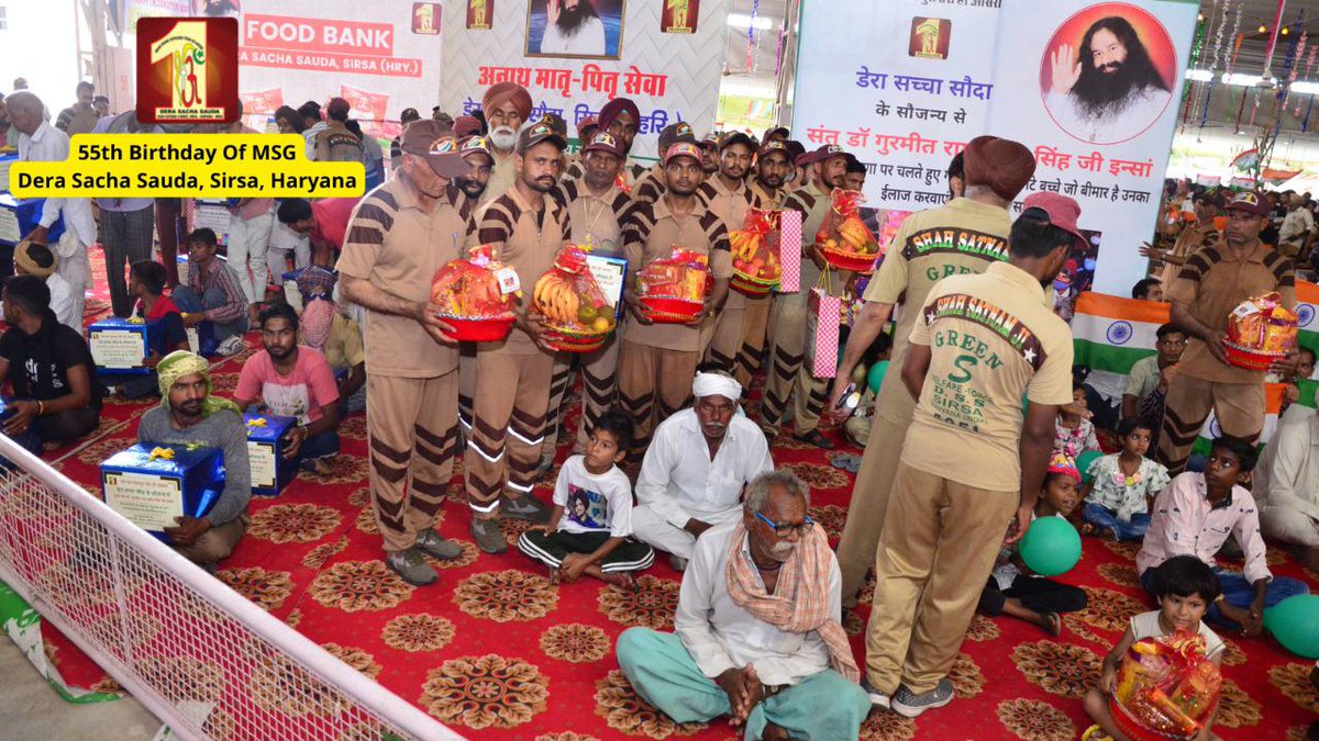 AbhayKGoyal2's tweet photo. Saint Gurmeet Ram Rahim Ji इंसा की पावन शिक्षाओं पर चलते हुए @derasachasauda के अनुयायियों ने अपने गुरु के जन्मदिन को अनेकों दुखी व आशाहीन चेहरों पर मुस्कान ला कर, उनको खाना देकर, व उनकी जरूरतें पूरा करके, अपने गुरु जी के जन्मदिन को #Remarkable15thAugust बना दिया । https://t.co/8si8lTJMIm