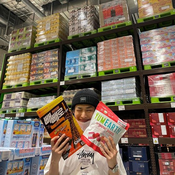 Eu não sou mimado, minha mãe que não sabe falar ¨não¨ para mim