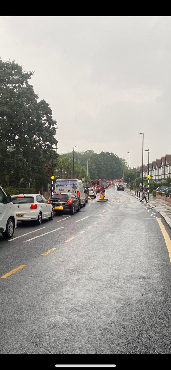 tonymess14's tweet photo. If you live near the Bounds Green #LTN sign this https://t.co/zaTs1lZYtW https://t.co/p0yQ8d16sb