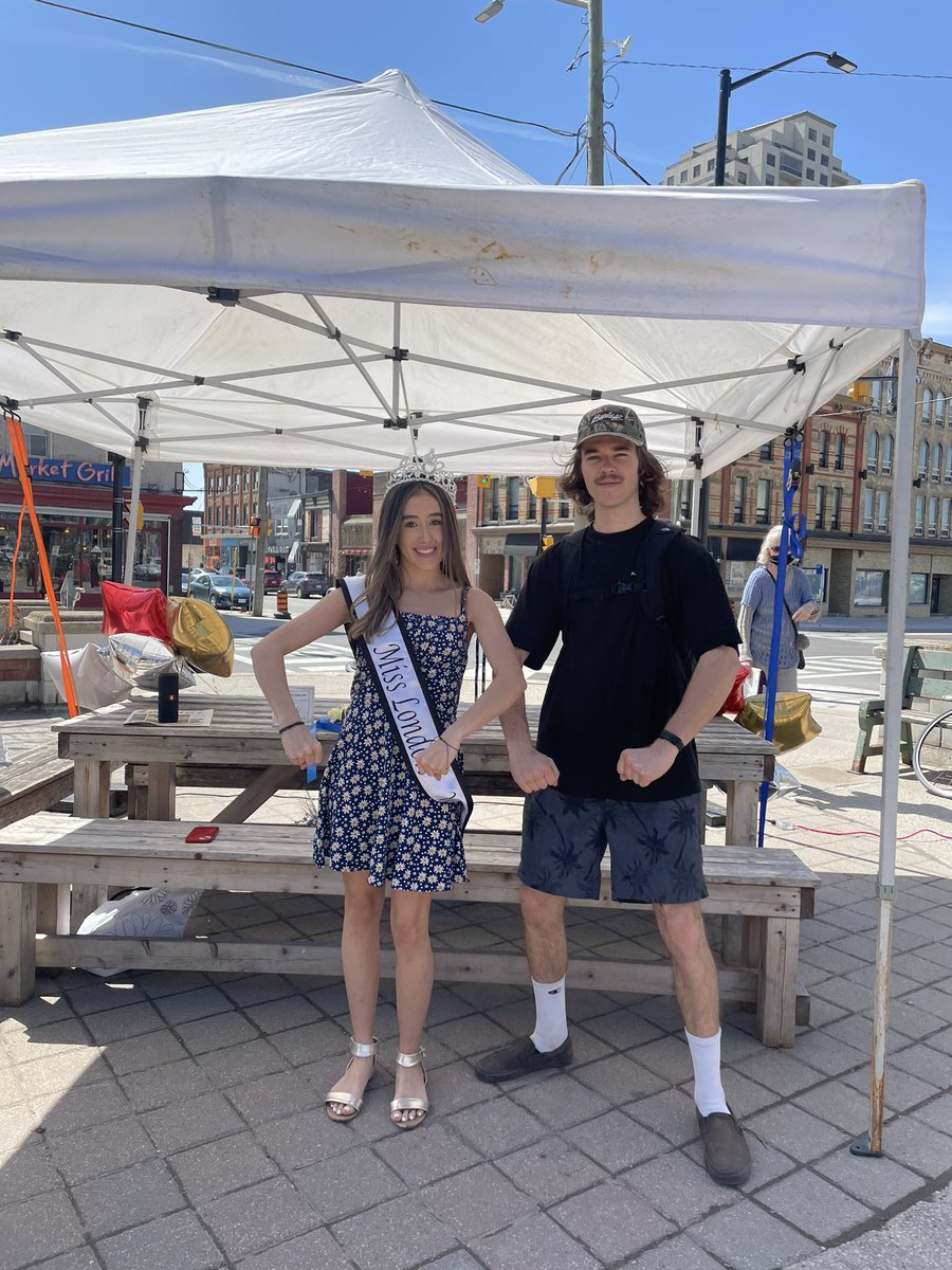 thefathererk's tweet photo. Throwing it back to when I met miss London Ontario. She was crazy! https://t.co/xLXVzeXF8K