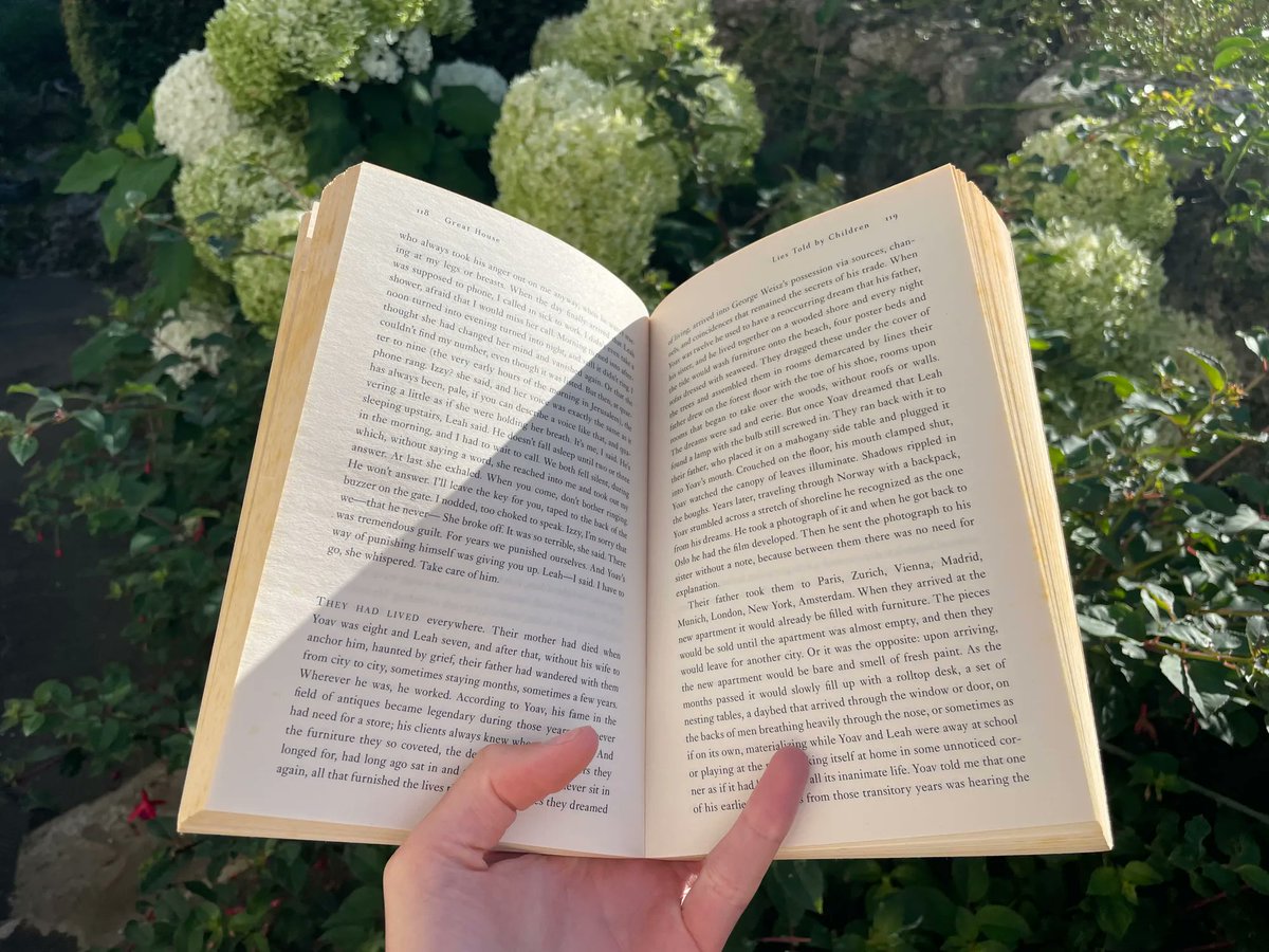RCSwales's tweet photo. One of the team spent time reading in the sunshine for this weeks #WellbeingHour - topping up the tan in between the Teams meetingsโ๏ธ๐
Un or tim yn darllen yn yr haul ar ei #AwrLles wythnosau yma - topio'r tan ifynnu rhwng cyfarfodydd Teamsโ๏ธ๐ https://t.co/Ni6T1kxMKq