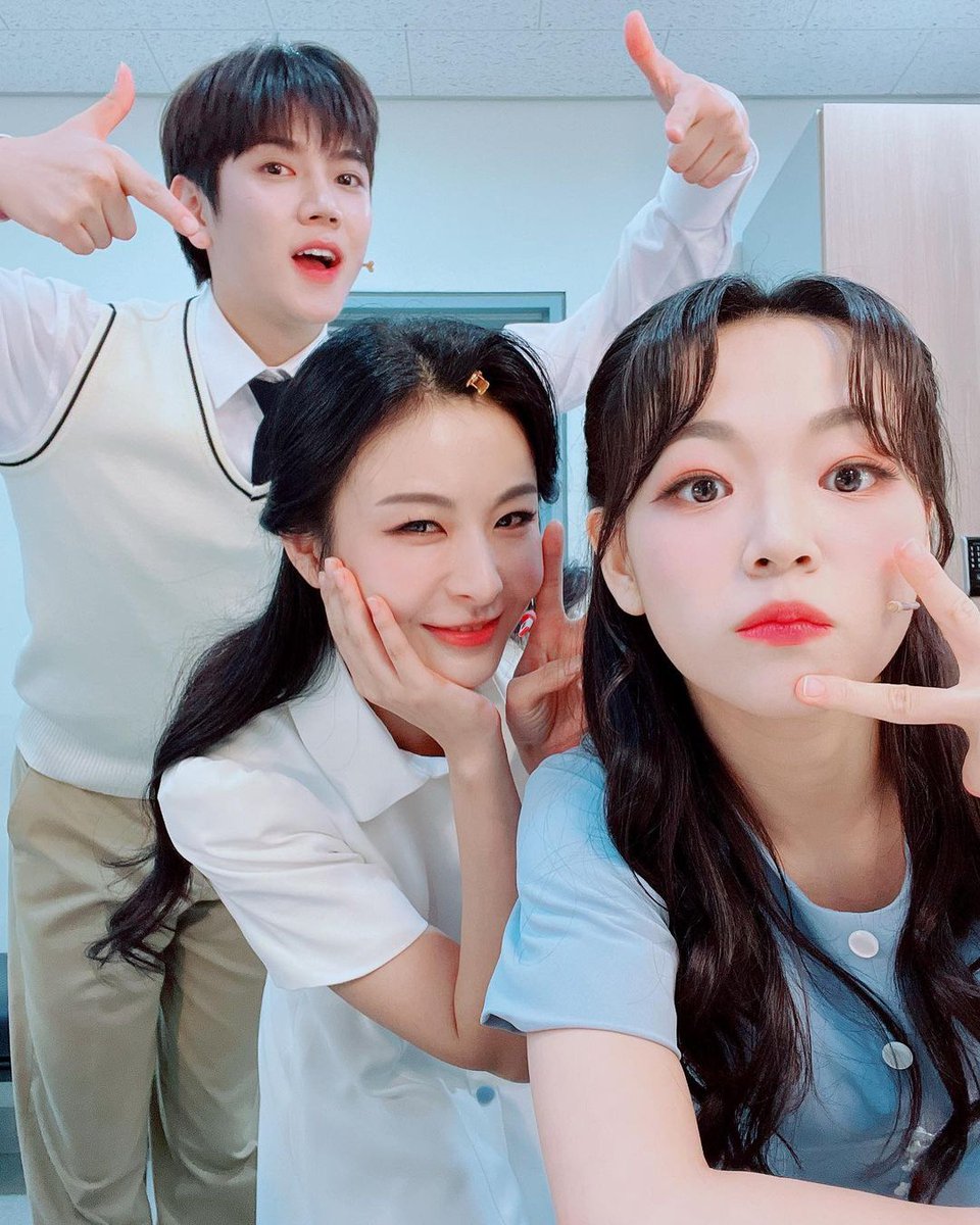 mgstagram's tweet photo. 220818 • yunwoopong_ IG update with mingi_choi    

🖇 https://t.co/MOmKWJV09T

#최민기 #렌 #CHOIMINGI #REN https://t.co/8BbN364vJh