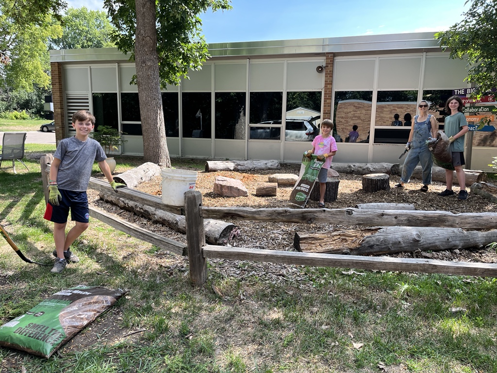 Room7Highlands's tweet photo. Thanks to Team Hample for freshening up our outdoor classroom. Can’t wait to see you ALL! #multiage https://t.co/BicAjCOfCW