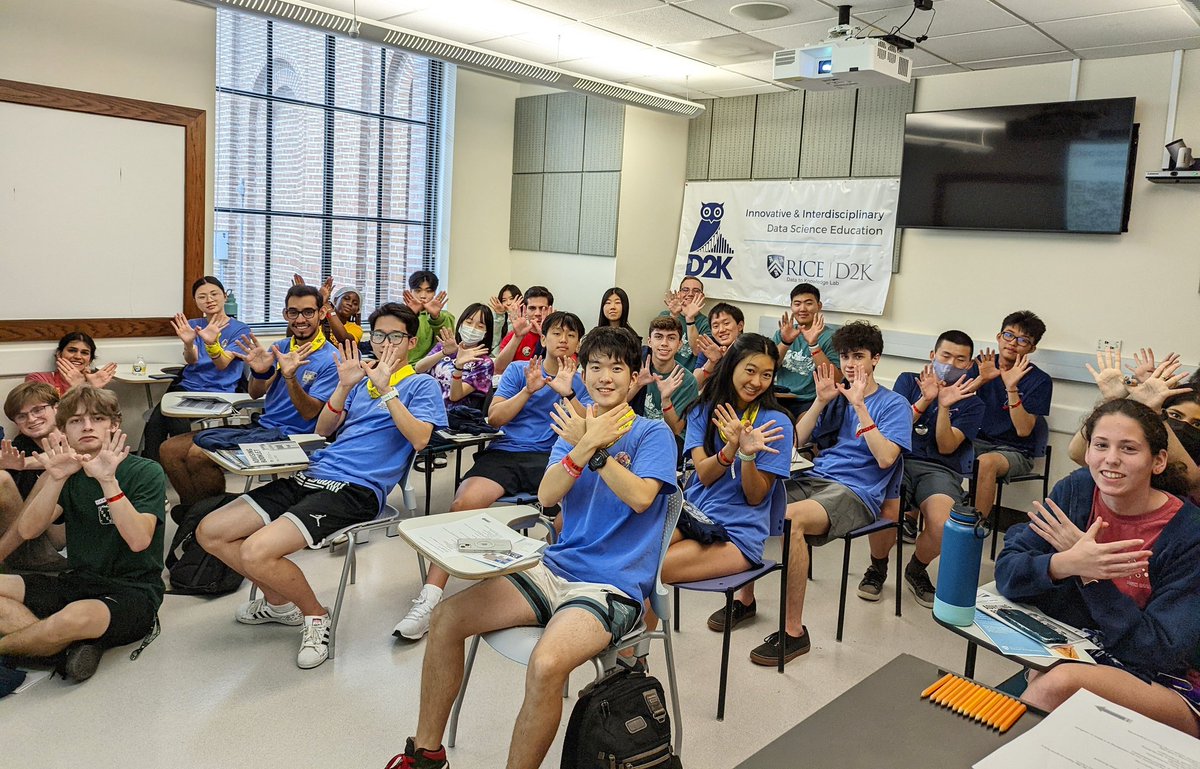 Rice_D2KLab's tweet photo. Welcome #classof2026! #Oweek picture highlights #ricedatascience #d2klab https://t.co/VBabqp0V8a