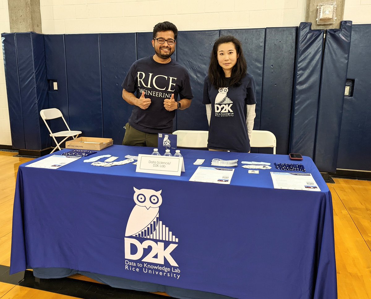 Rice_D2KLab's tweet photo. Welcome #classof2026! #Oweek picture highlights #ricedatascience #d2klab https://t.co/VBabqp0V8a