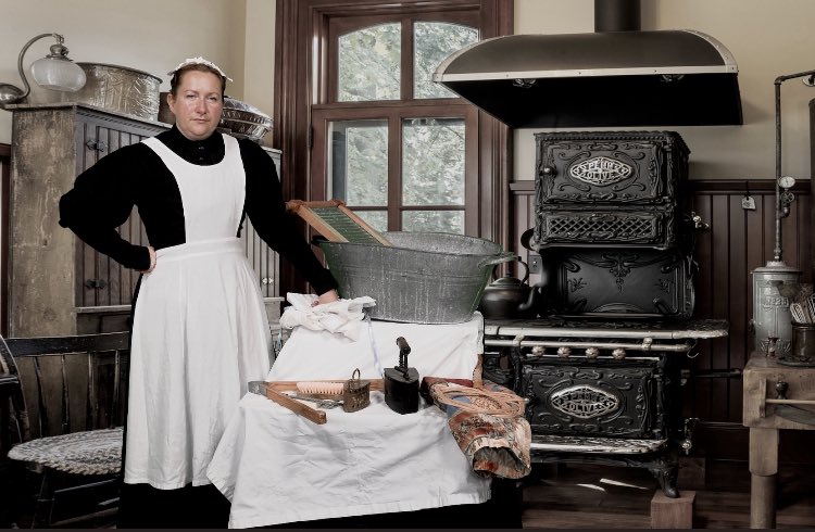 TSlivinghistory's tweet photo. I’m moving on a few centuries here,with #LifeinthePast! This #KS1 programme allows your pupils to see what life was like long ago,with the help of Victoria Smith,housemaid in a Big House.
They’ll learn how to make candles & butter;take part in the weekly wash day;& finish…1/3 https://t.co/t7hCTPfYmA