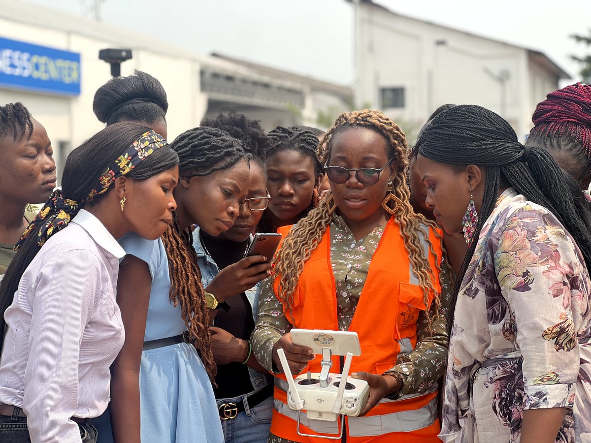 OMDTZ's tweet photo. and the team work shown by the participants. She encourages other young women to apply for the fellowship in order to increase the number of women working in technology. #AfricanTech https://t.co/M3FCj6F4oR