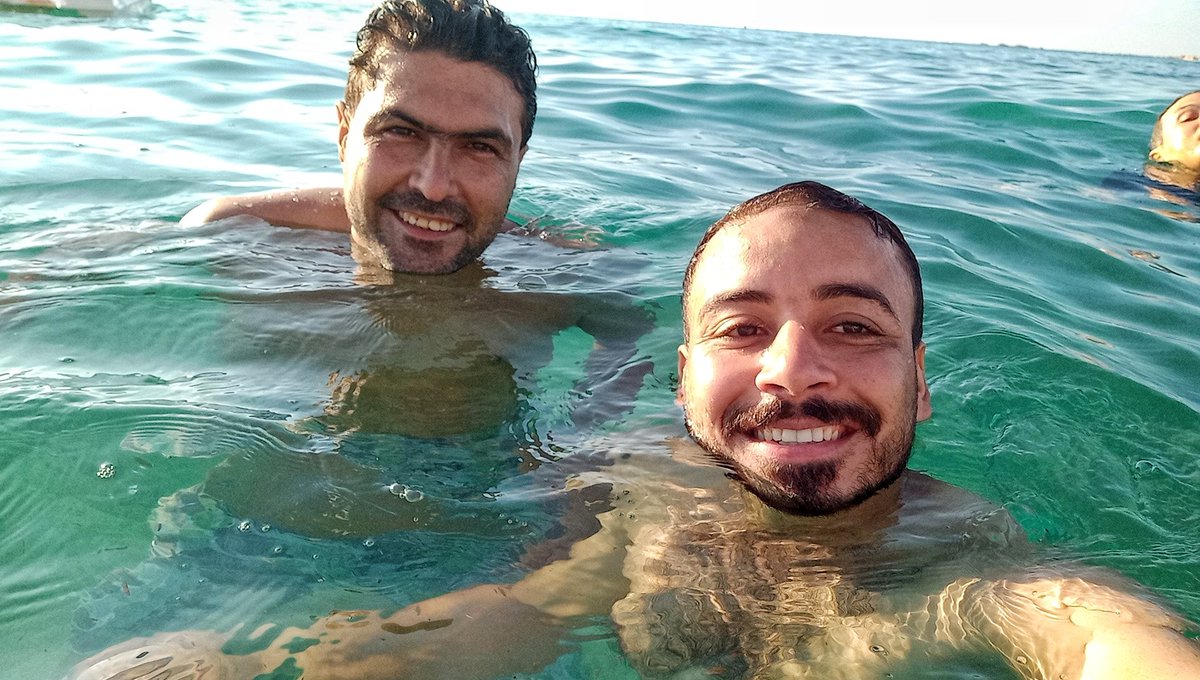 MoustafaKadah's tweet photo. أطول واحد في اسكندريه 😅🏊🌊 https://t.co/riO0ntxS5j