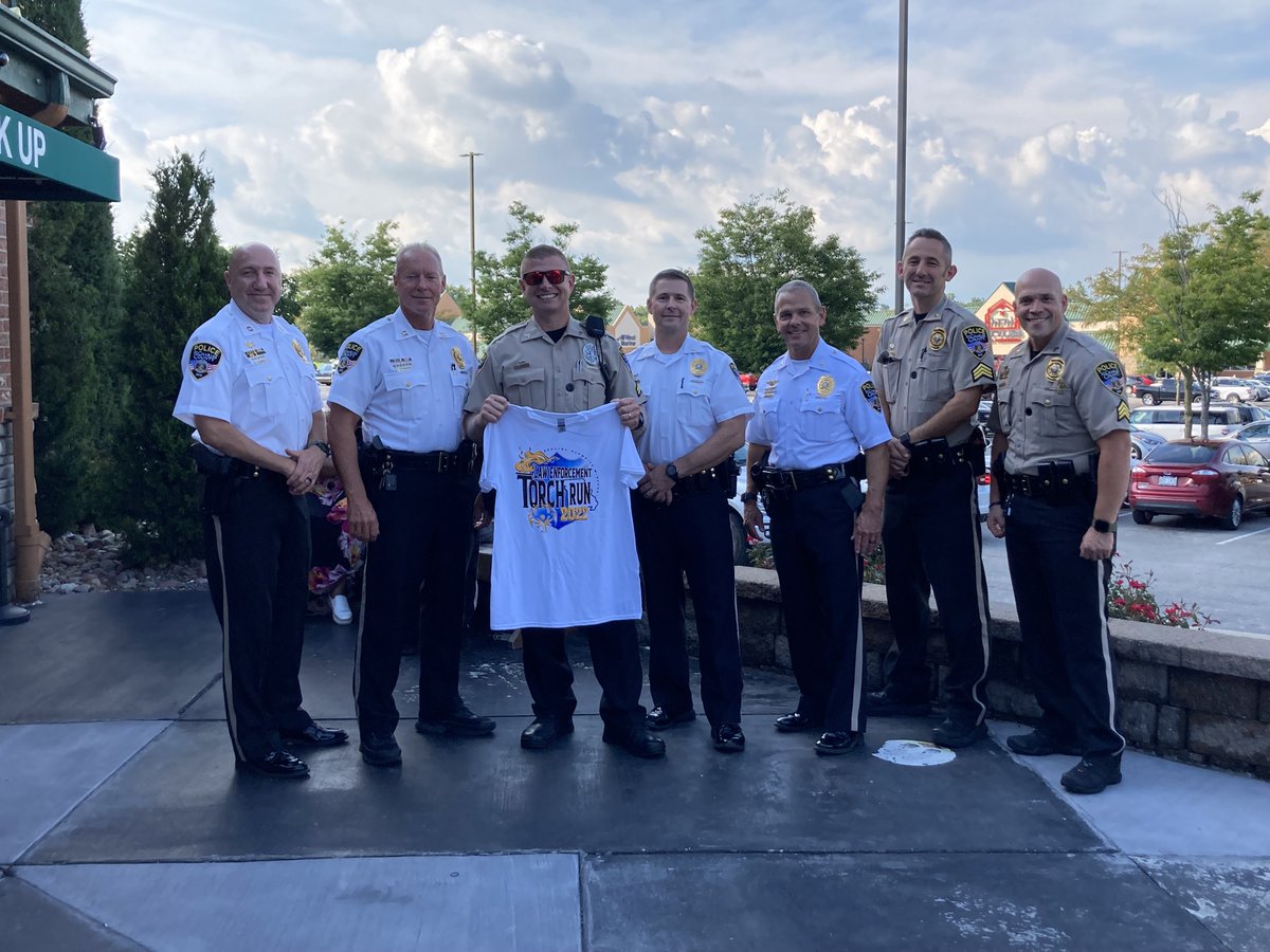 SCCMOPD's tweet image. We raised $4K+ at last night&apos;s Tip-A-Cop.

Special thanks to the #SCCPDCommunity for your generosity and to our partners from the @WentzvillePD  and Texas Roadhouse - St. Charles for their unwavering support. #SCCPDProud