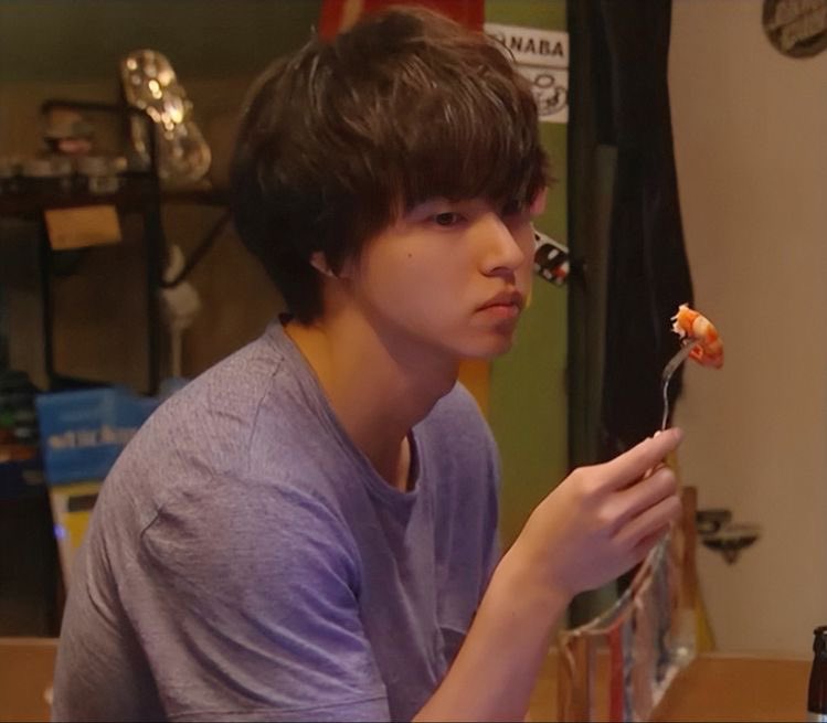 nebulakento's tweet photo. Rewatching 好きな人がいること  and my crush on Kanata is coming back all over again, truly one of my comfort dramas tbh ♡ #kentoyamazaki #山﨑賢人 #好きな人がいること #AliceInBorderland https://t.co/A64qQS4cZD