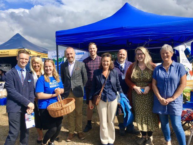 iwanthomas1's tweet photo. Busy first day @PembsCountyShow
โ
Interview with @HelloTomDyer on amazing @purewestradio
โ
Opening of fantastic Academy building by @PembsCollege
โ
And the great @PLANED_Pembs team promoting all our #community focused projects to all our Digibus visitors
#PembsShow https://t.co/1iD4KpkHf6