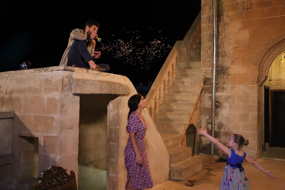 yvette_princz's tweet photo. Gul Hanim - el soporte mas grande de Miran. 🤍
#AkinAkinozu #EbruSahin #AkRu #MiranAslanbey #ReyyanAslanbey #ReyMir #GulSadoglu #Hercai https://t.co/HbPtCcVUqj